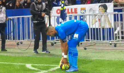 BBC：富勒姆近34次客战首胜伯恩利，终结74年尴尬纪录（BBC：富勒姆客场力克伯恩利，终结74年不胜魔咒，近34次客战首次取胜）