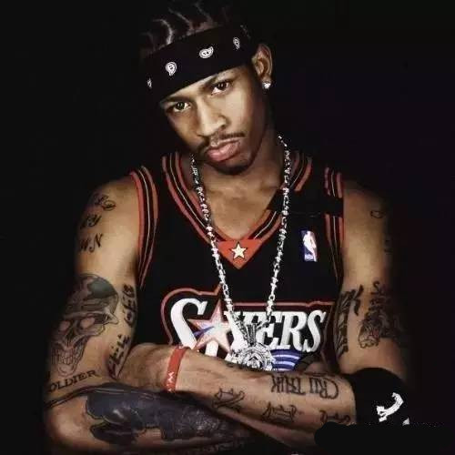 罗马推出黑胶唱片版队歌：限量版售价49.9欧，普通版19.9欧（罗马发布队歌黑胶唱片：限量版49.9欧、标准版19.9欧）