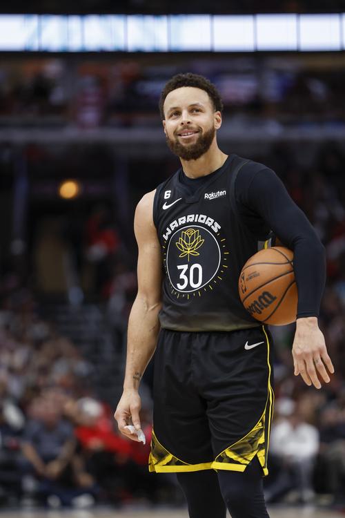 洛卡特利：我们得承担责任，我们必须进世界杯也必须做得更多（洛卡特利：责任在肩，必须晋级世界杯并做得更多）