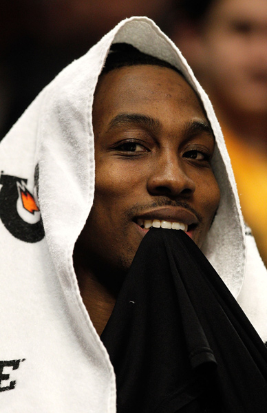 华夏幸福旧将许小龙：金元时代单场三、五百万的奖金很常见（华夏幸福前将许小龙谈金元时代：单场拿三五百万元奖金并不罕见）